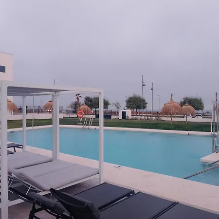 Apartamento Bajo Con Jardin En Primera Linea De Playa Málaga