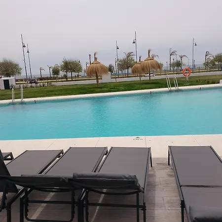 Bajo Con Jardin En Primera Linea De Playa Apartamento